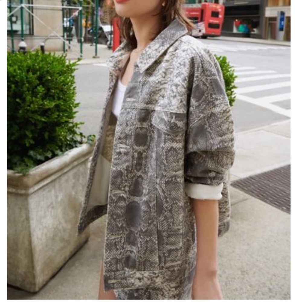 URBAN OUTFITTERS SNAKESKIN JACKET